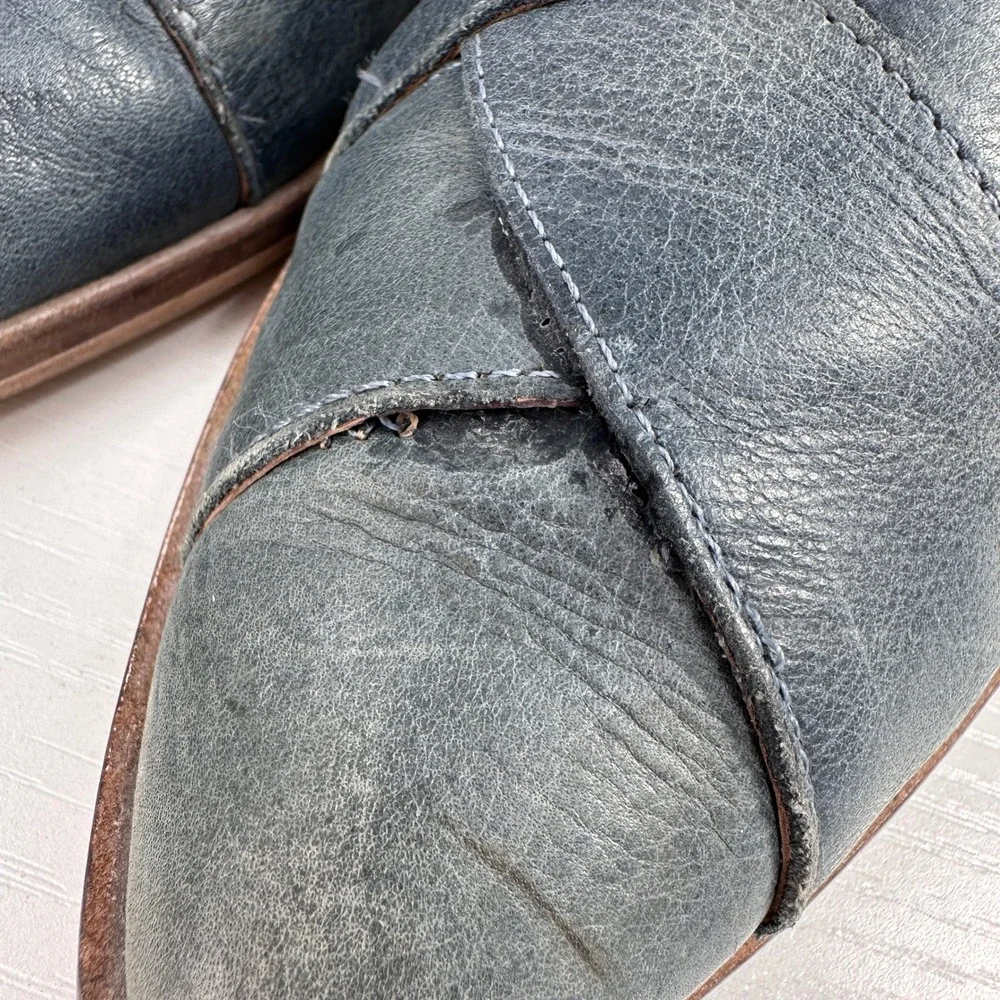 Free People Wanderlust Flats Shoes 40 distressed blue leather pointed toe-‎ Flaw